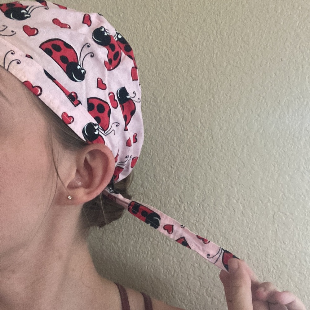 💕 + 🐞 scrub cap - Picture 2 of 6